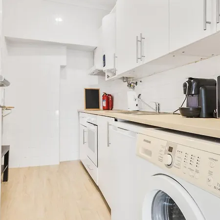 Appartement 1bdr Cozy Flat In Heart Of By Lovelystay *